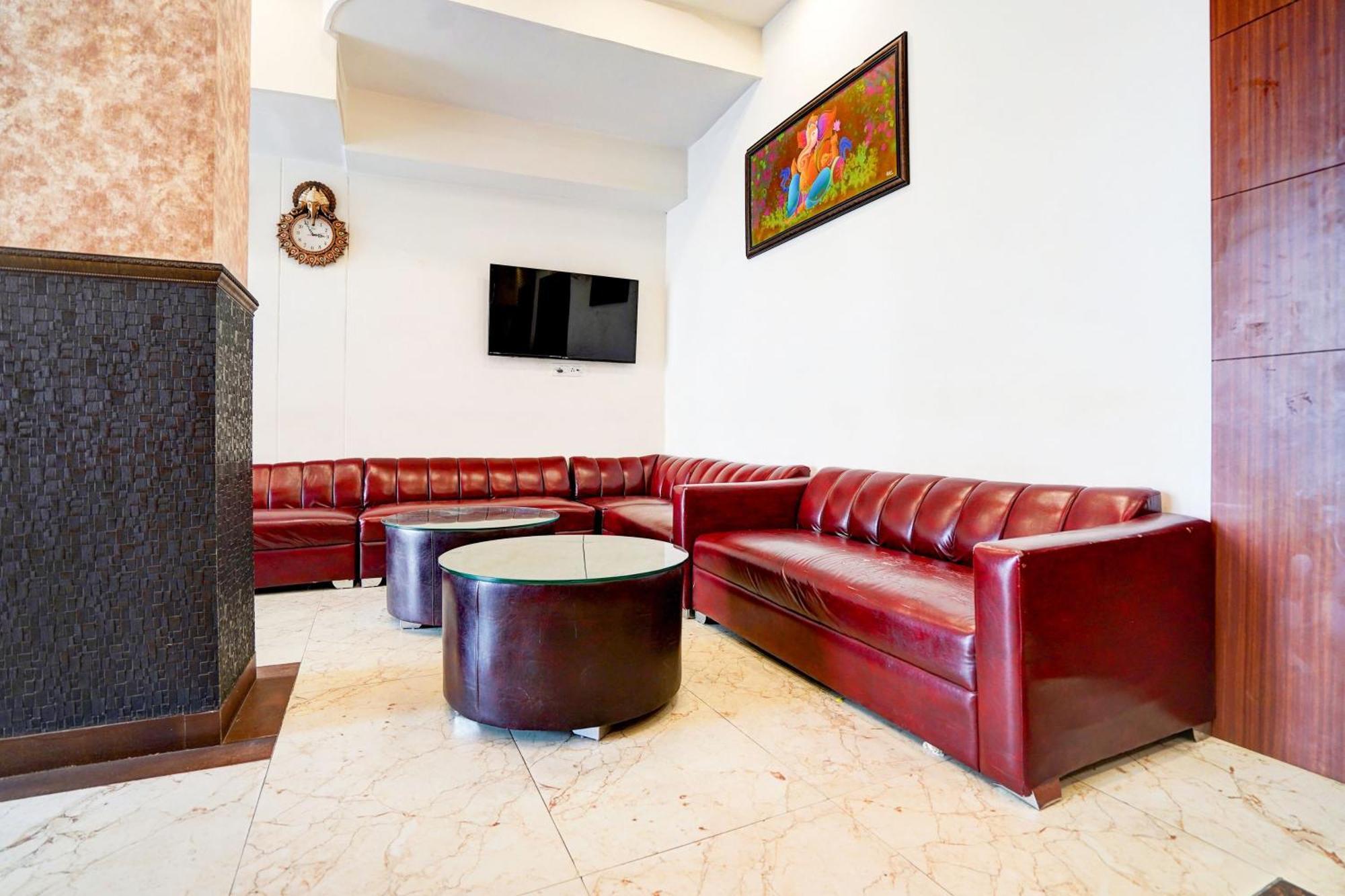 Hotel Townhouse Ram Katora Near Vishwanath Temple Formerly Sv Grand Varanasi Exterior foto